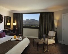 Khách sạn The Cascades Hotel At Sun City Resort (Pilanesberg National Park, Nam Phi)