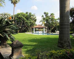 Casa/apartamento entero Piscina de 5,000 metros, Jacuzzi y jardín grande Villa mexicana de 5,000 metros (Cuautla, México)