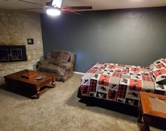 Entire House / Apartment Commanders Cabin - A Kids Paradise With Separate Game Room (Sulphur, USA)