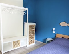 Hotel Beautiful Apartment For 6 People With Wifi, Tv, Pets Allowed And Parking (Arona, Italy)