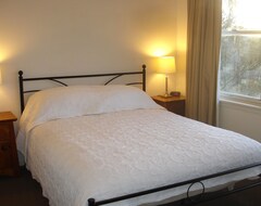 Toàn bộ căn nhà/căn hộ Comfortable Self-Contained, Three-Bedroom Cottage Sleeping Up To 8 People (Oberon, Úc)