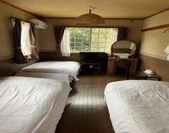 Hotel Loquat’ Story (Atami, Japan)