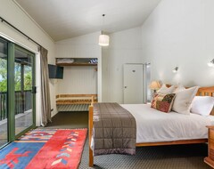 Otel Koura Lodge (Rotorua, Yeni Zelanda)