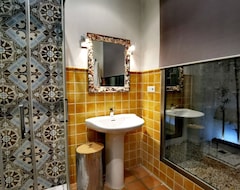 Hele huset/lejligheden Luxurious Apartment With Wifi Private Sunny Terrace & Jacuzzi In The City Center (Valencia, Spanien)