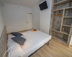 Gloria Rooms 208 - One Bedroom Hotel, Sleeps 2 (Roses, España)