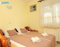 Cijela kuća/apartman Apartments And Rooms With Parking Space Marina, Trogir - 5953 (Vinišće, Hrvatska)