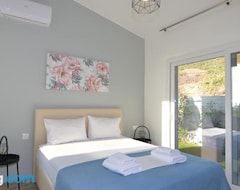 Khách sạn Eleonas View Suites (Nea Peramos, Hy Lạp)