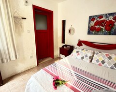 Hotel Tenedos Tatil Odaları (Bozcaada, Turkey)