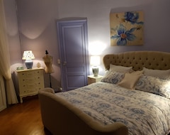 Cijela kuća/apartman Elegant Bourgeoise Chateau Set In The Centre Of Its Own Parkland (Gontaud-de-Nogaret, Francuska)