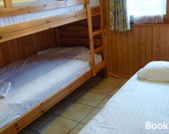 Hotel Roc Lyv Two Bedroom (Leytron, Switzerland)