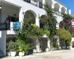 Hotel Athina (Karavomilos, Grecia)