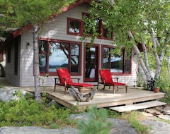 Cijela kuća/apartman Private Island secluded on pristine Tupper Lake. (Tupper Lake, Sjedinjene Američke Države)