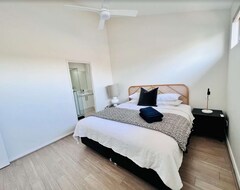 Casa/apartamento entero Secluded Retreat Condo With Big Balcony. Free Wifi + Parking (Perth, Australia)