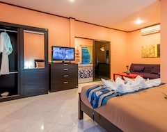Hotel The Blue @saiyuan (Nai Harn Beach, Thailand)