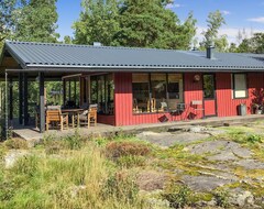 Toàn bộ căn nhà/căn hộ In The Heart Of The Stockholm Archipelago Awaited You This Cozy Cottage With Sauna. (Ingarö, Thụy Điển)