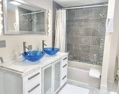 Toàn bộ căn nhà/căn hộ Vacation Selective Trip 4 Bedroom 2 Bath (Marlborough, Hoa Kỳ)