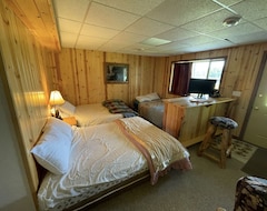 Toàn bộ căn nhà/căn hộ Lakefront 4 Bedroom Cabin (Vulcan, Hoa Kỳ)