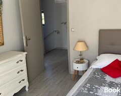 Cijela kuća/apartman Très Beau Gîte Dans Mas Provençal Du 18ème (La Garde-Adhémar, Francuska)
