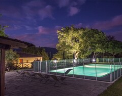 Toàn bộ căn nhà/căn hộ Detached villa with private swimming pool right in the green heart of Tuscany (Terranuova Bracciolini, Ý)