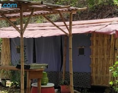 Kampiranje Rent a Tent (Sumbawa Besar, Indonezija)