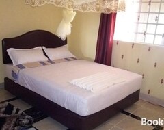 Entire House / Apartment Roma Stays- Stylish Modern Two/one Bedroom In Busia (near Weighbridge) (Busia, Kenya)