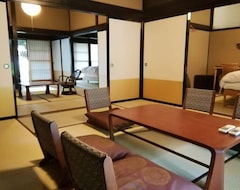 Hotel Kumeya (Komoro, Japón)