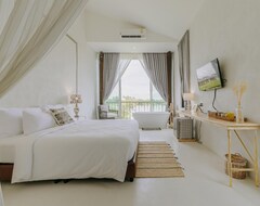 White Wall Riverfront Hotel (Kamphaeng Phet, Tayland)