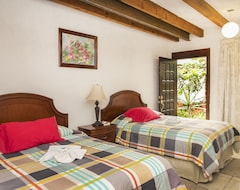 Otel Tonancalli (Valle de Bravo, Meksika)