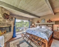 Casa/apartamento entero Atherton Cottage Has Ocean And Point Lobos Views & Two Fireplaces! (Carmel-by-the-Sea, EE. UU.)