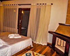Hotel Couples Cottage With Whirlpool And Fireplace (Passa-Vinte, Brasil)