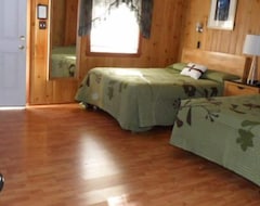 Hotel Seven Dwarfs Motel & Cabins (Lake George, USA)