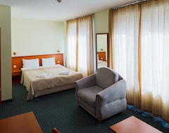 Khách sạn Dionis Hotel (Varna, Bun-ga-ri)