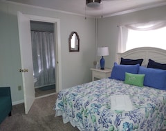 Hele huset/lejligheden Cozy Cottage 1 mile from Holden Beach and Boat Launch. Dog Friendly! (Supply, USA)