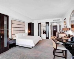 Hotelli Fontainebleau Hotel 30th Fl Oceanfront Jr Suite (Miami Beach, Amerikan Yhdysvallat)