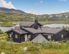 Casa/apartamento entero Large Family House With A Wonderful Location In The Middle Of The Mountain Terrain. (Noresund, Noruega)