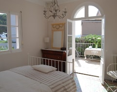 Hele huset/lejligheden Seaside Villa Apartment With Large Terrace 2 Mins From Renecros Beach (Bandol, Frankrig)