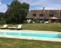 Cijela kuća/apartman Grande Chaumiere Avec Piscine Chauffee Normandie (Saint-Benoît-d'Hébertot, Francuska)