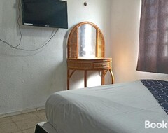 Khách sạn Hotel Tropical (Progreso, Mexico)