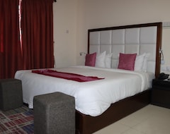 Hotel Rhogem Lodge (Takoradi, Gana)