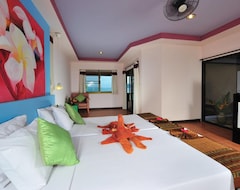 Hotel Koh Ngai Cliff Beach Resort (Koh Ngai, Tailandia)
