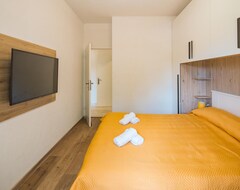 Tüm Ev/Apart Daire 2 Bedroom Accommodation In Labin (Raša, Hırvatistan)