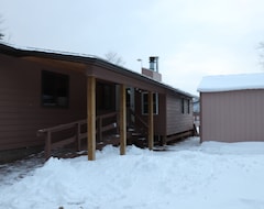 Entire House / Apartment 3 Bedroom Home With Bunk House And Sauna (Copper Harbor, USA)