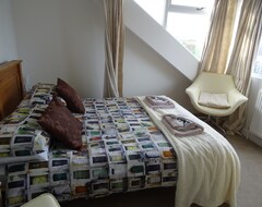 Otel Barnes's Rest Bed and Breakfast and Caravan (Weymouth, Birleşik Krallık)
