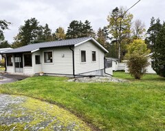 Hele huset/lejligheden Cozy Cottage Located 300 Meters From A Bay I Se05052 (Oskarshamn, Sverige)
