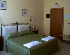 Hotel Il Convento (Trino, Italy)