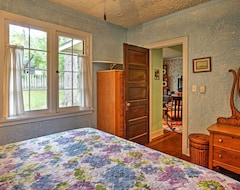 Cijela kuća/apartman New! 3br Harbet Cottage W/yard & Screened-in Porch! (Harbert, Sjedinjene Američke Države)