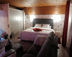 Hotel Chambre Du Jardin Fleuri (Saint-Aubin-lès-Elbeuf, Francia)