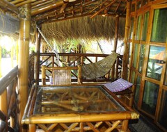 Hotel Bamboo Oriental Beach Villas And Suites (Santa Fe, Filipinas)