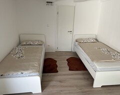 Entire House / Apartment Handwerker Wohnung Für 2-6 Personen Sehr Zentral In Celle (Celle, Germany)