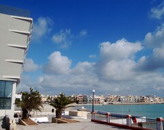 Khách sạn Water'S Edge Hotel (Birżebbuġa, Malta)